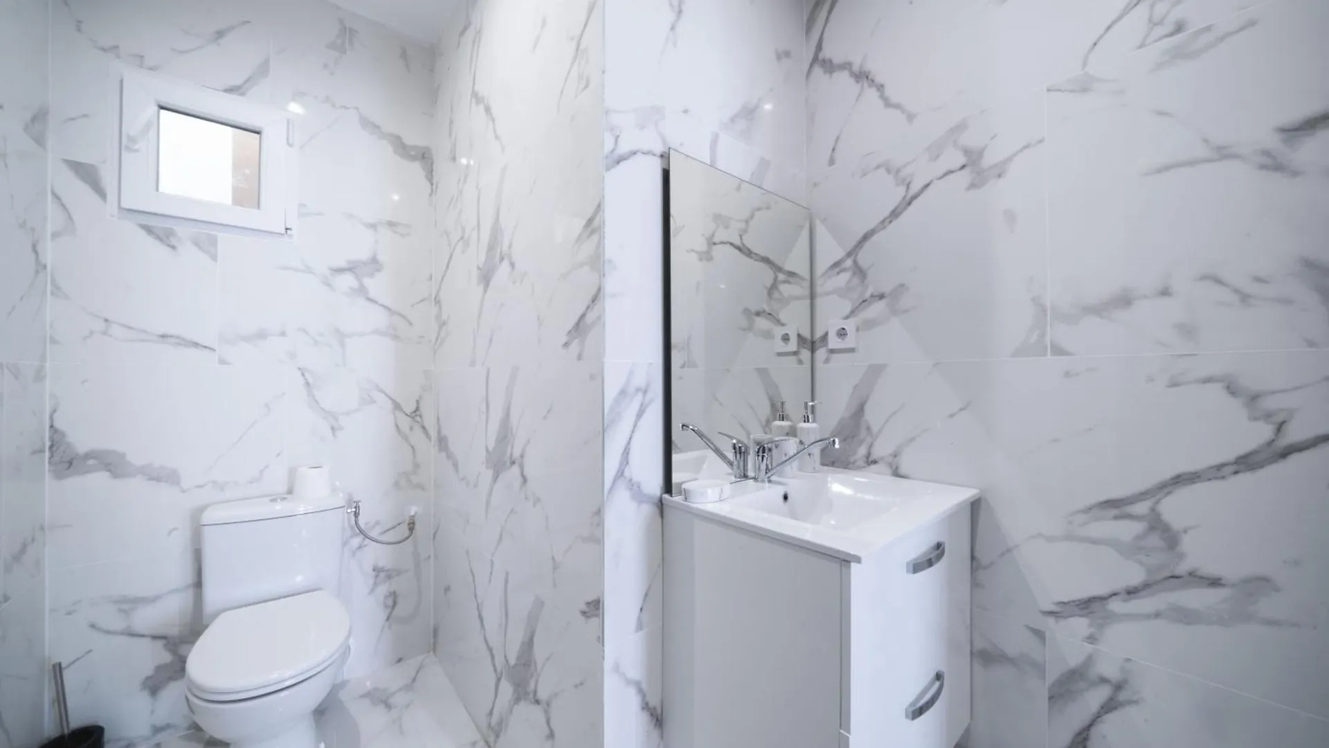 Apartamento Wehostyou Apt Moderne Central Roses Colom 1B