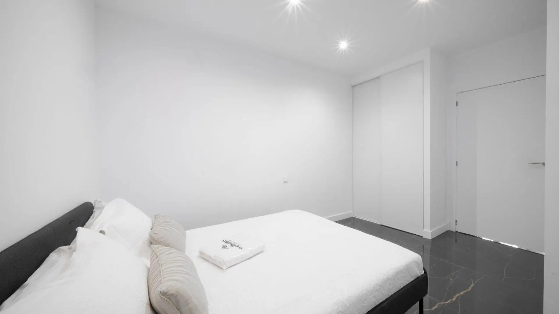 Apartamento Wehostyou Apt Moderne Central Roses Colom 1B